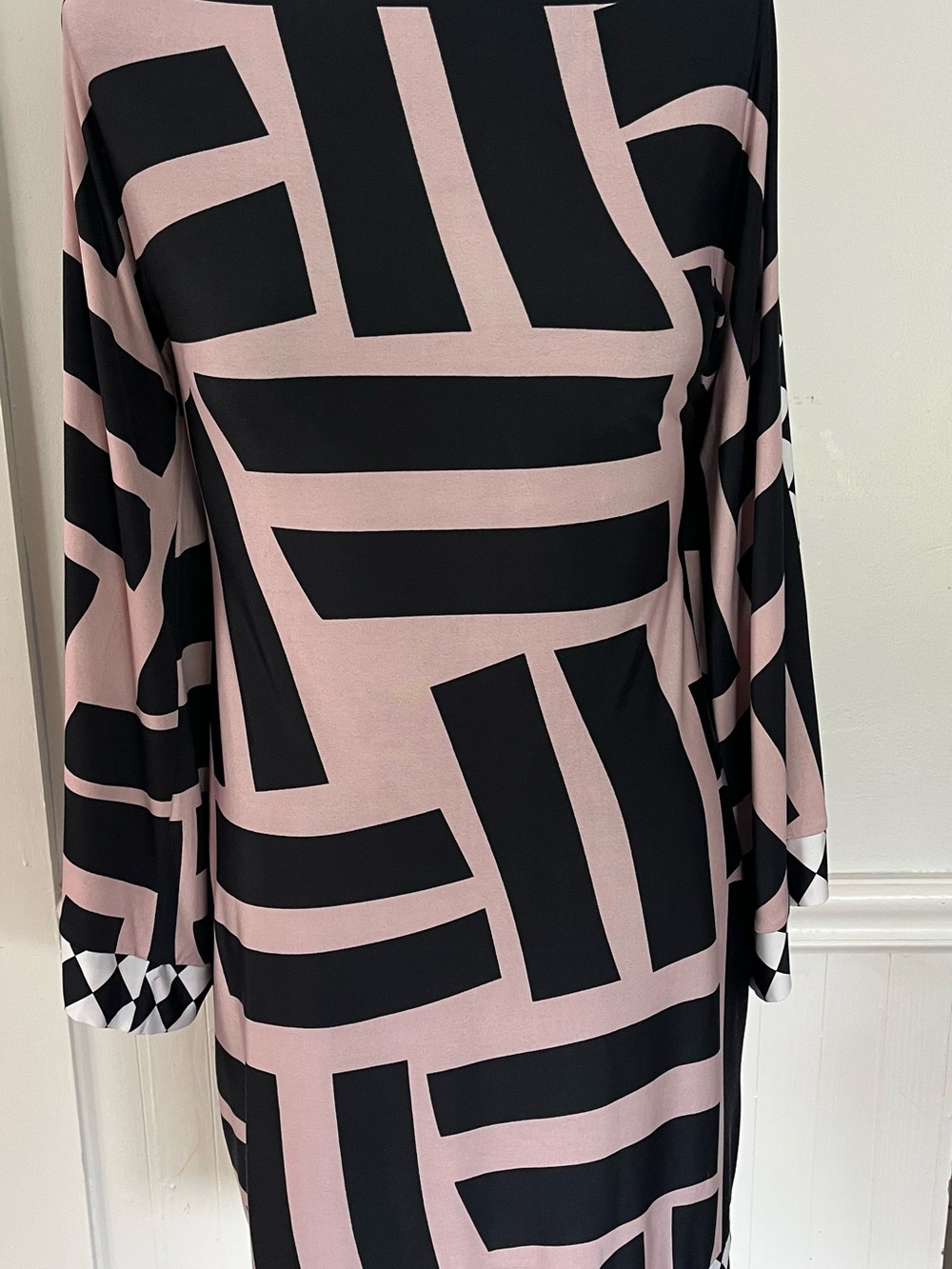 Analili Geometric Long Sleeve Dress in Blush and Black